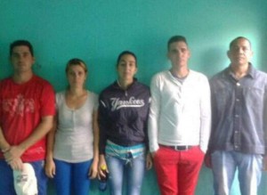 siete cubanos 300x219 Detienen en Honduras  a siete cubanos y una peruana que iban para Estados Unidos
