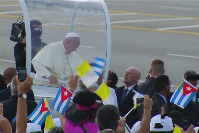 Cubano logra hablar con el Papa